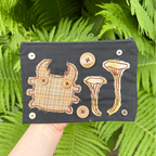 chanterelles bug pouch