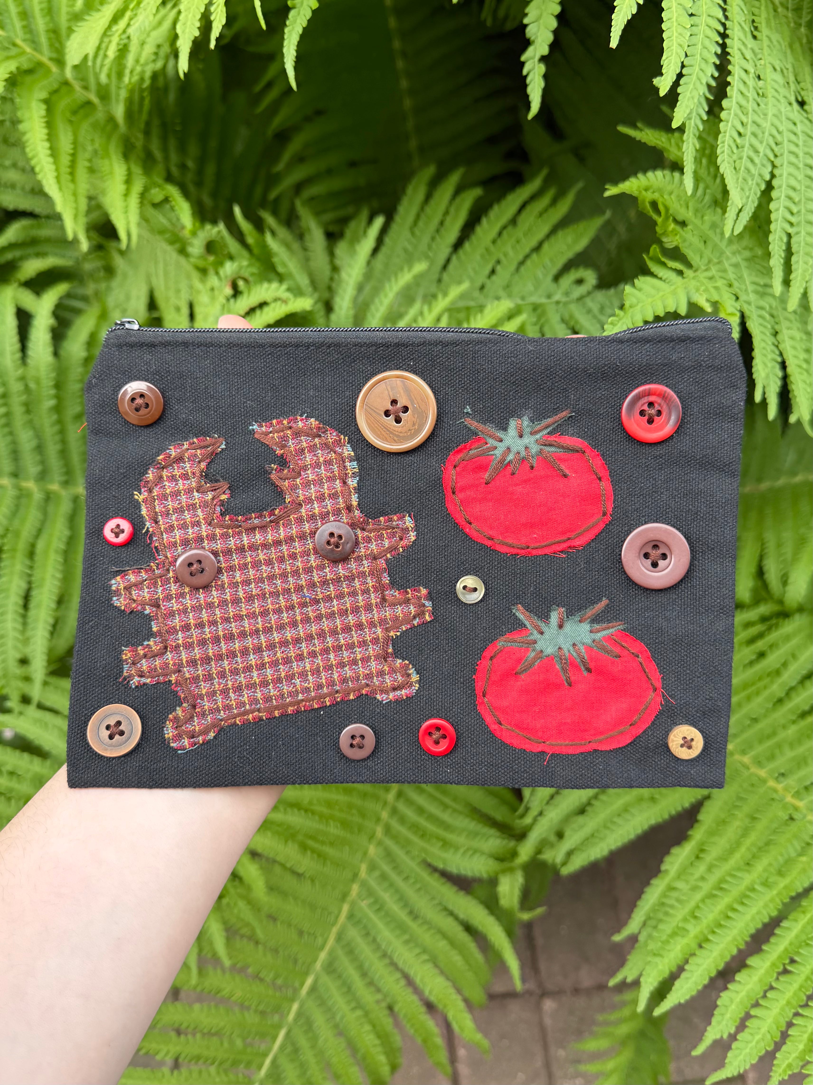 tomato bug pouch