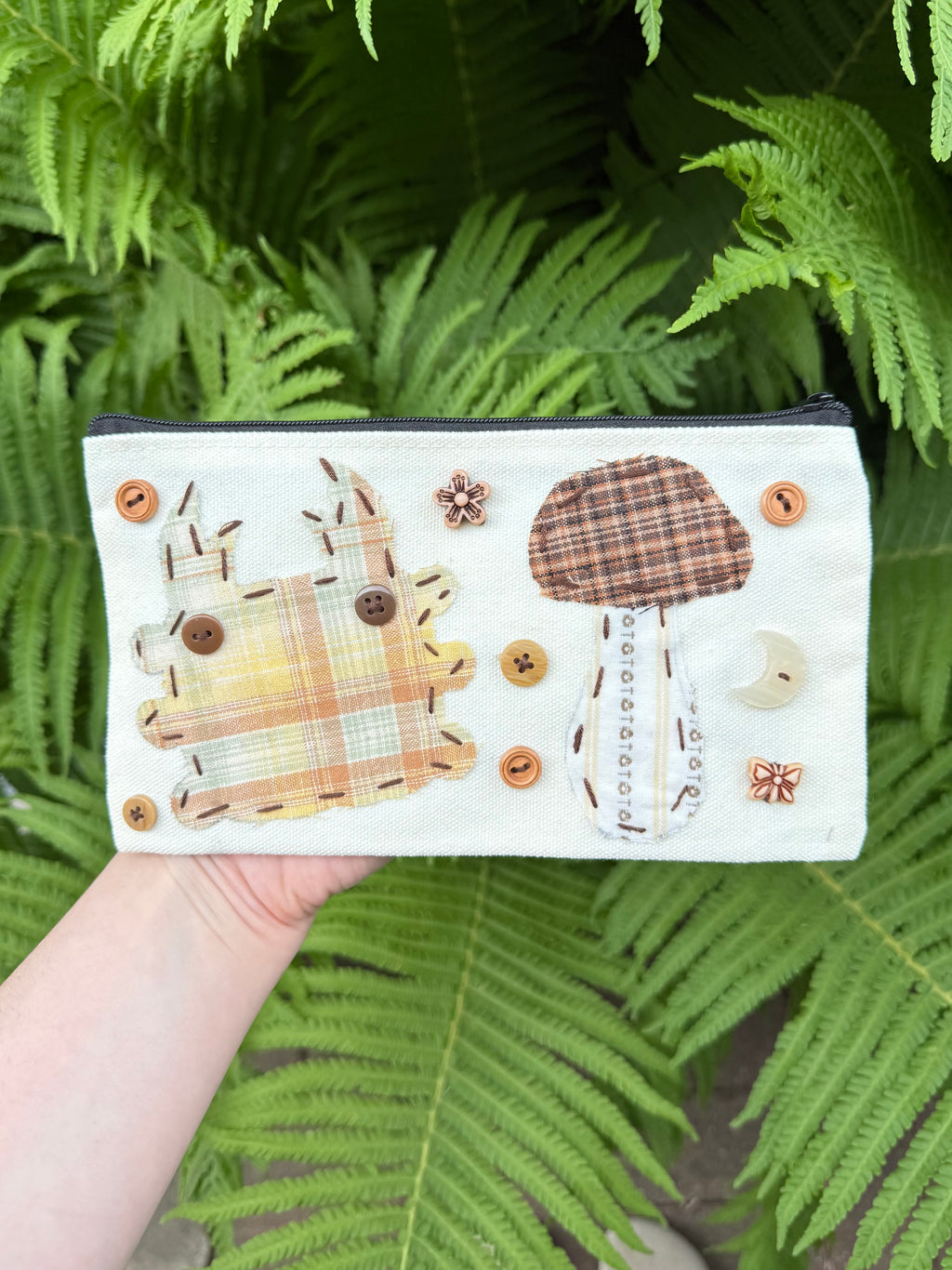 summer bug pouch