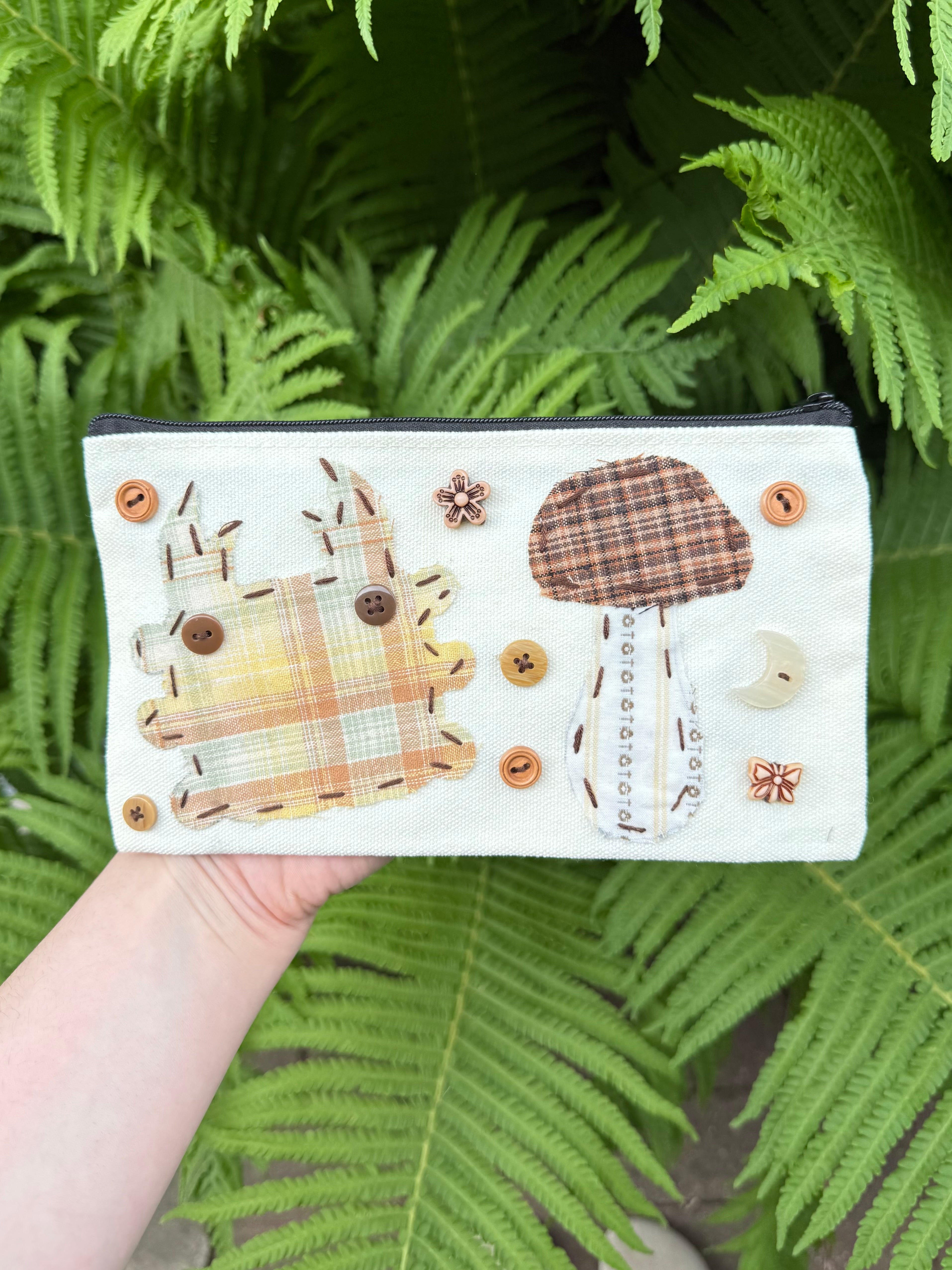 summer bug pouch