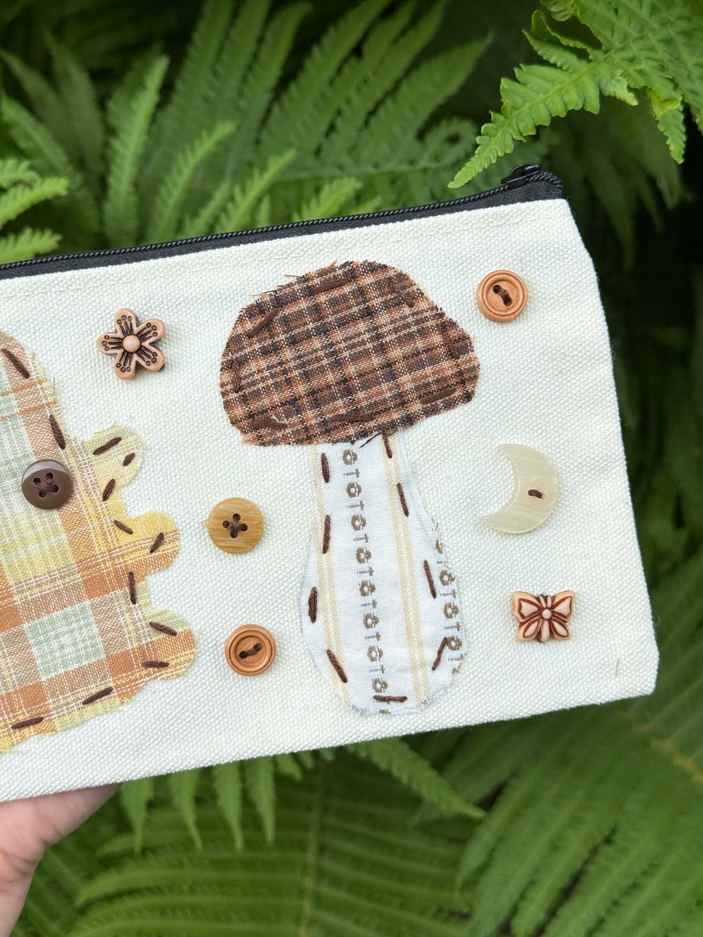 summer bug pouch