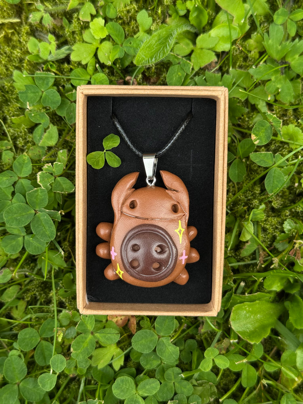 button bug - charm necklace