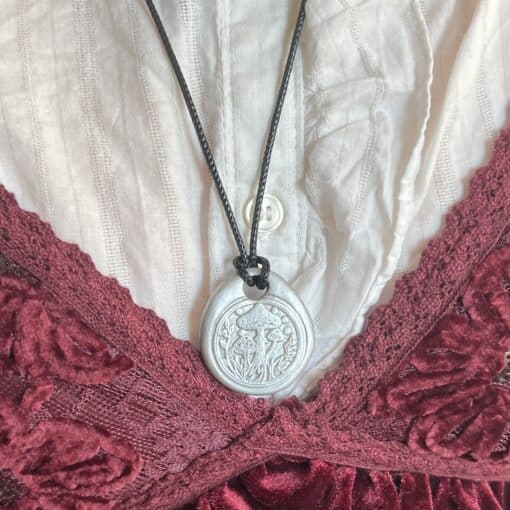 magical mushroom necklace - Image 2