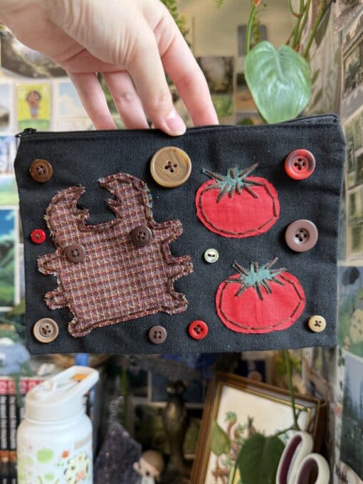 tomato bug pouch